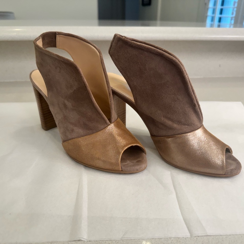 Brenda Zaro taupe & metallic bronze peep-toe Women's Heels, size 7.5, GUC
